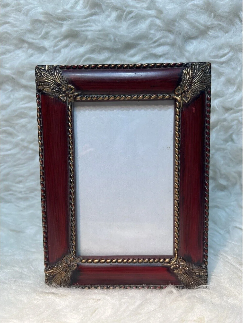 Vtg Ornate Resin Scroll Photo  Frame Stand 5x7” Elegant Cottage Core Burgundy